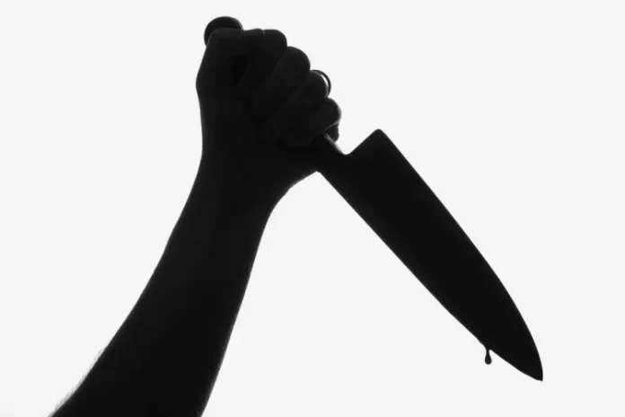 Hoodlums stabs girl brutally in Warri after robbing her