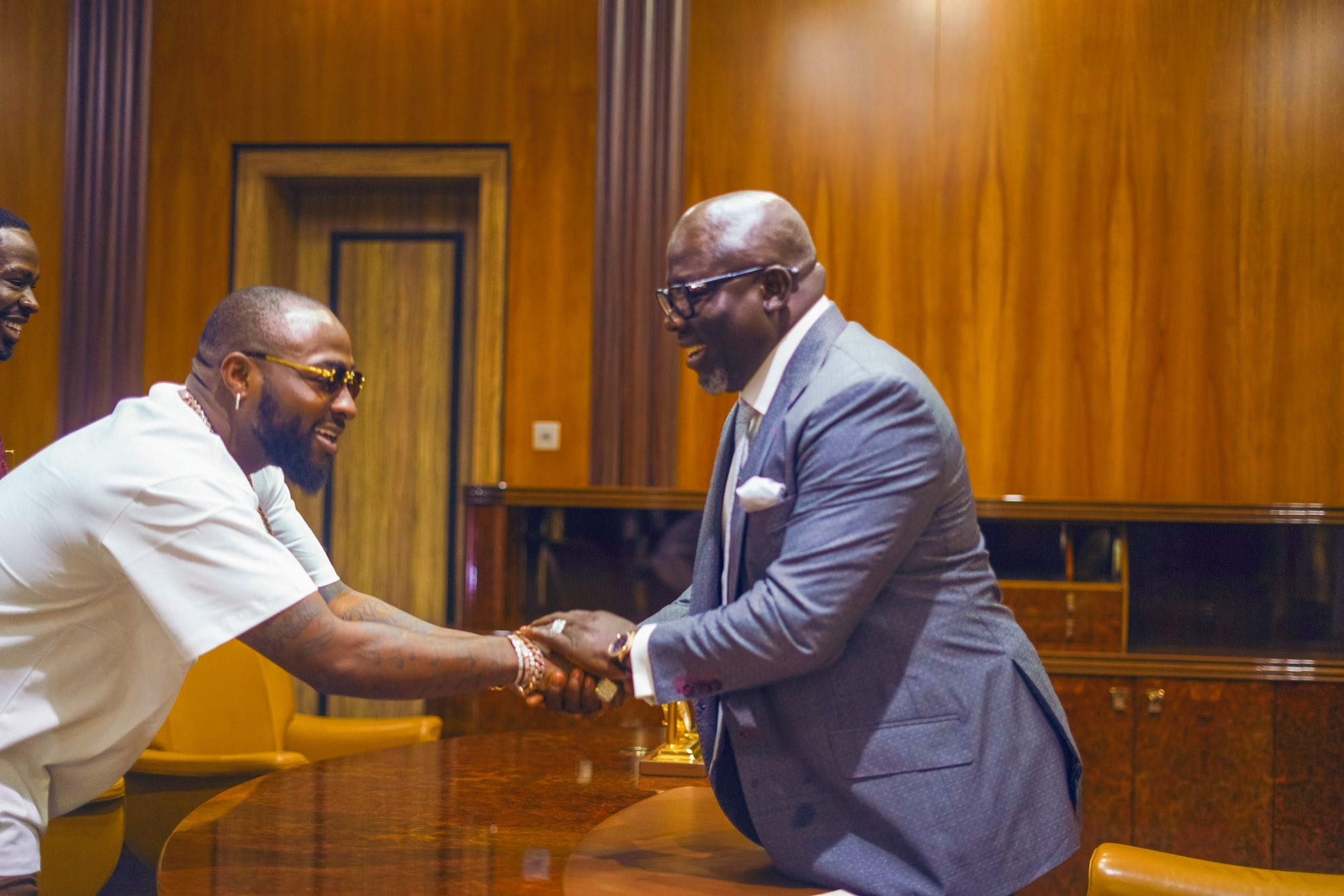 [PICTURES]: Davido meets Oborevwori in Govt. House