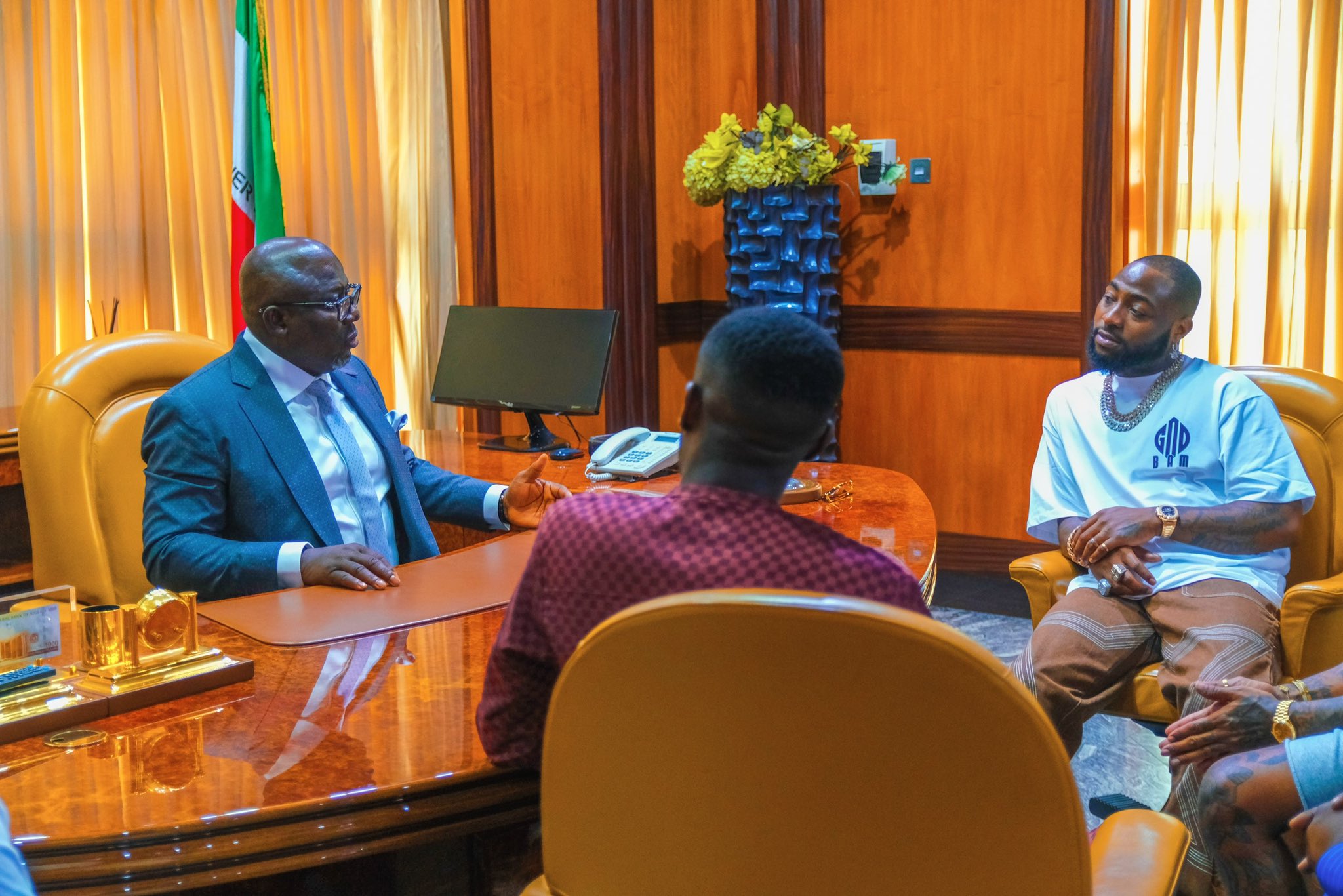 [PICTURES]: Davido meets Oborevwori in Govt. House