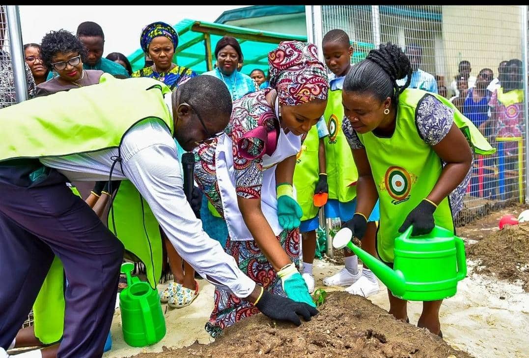 Olori Atuwatse III donates learning facilities to school to mark birthday