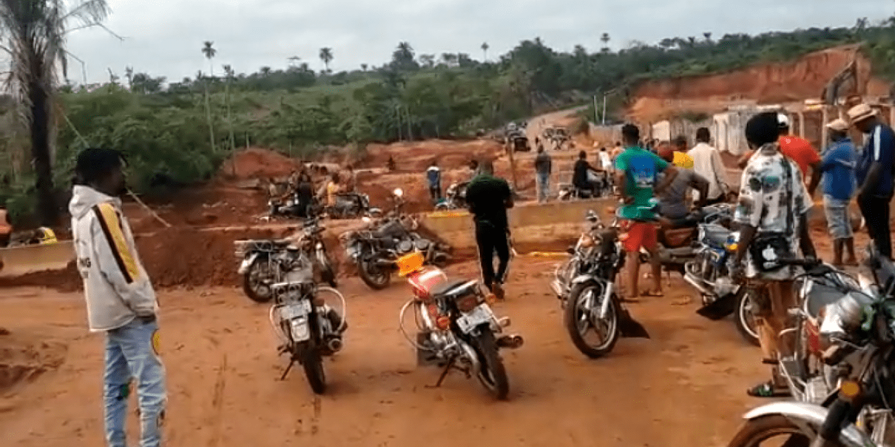 Road users stranded as Delta bridge collapses