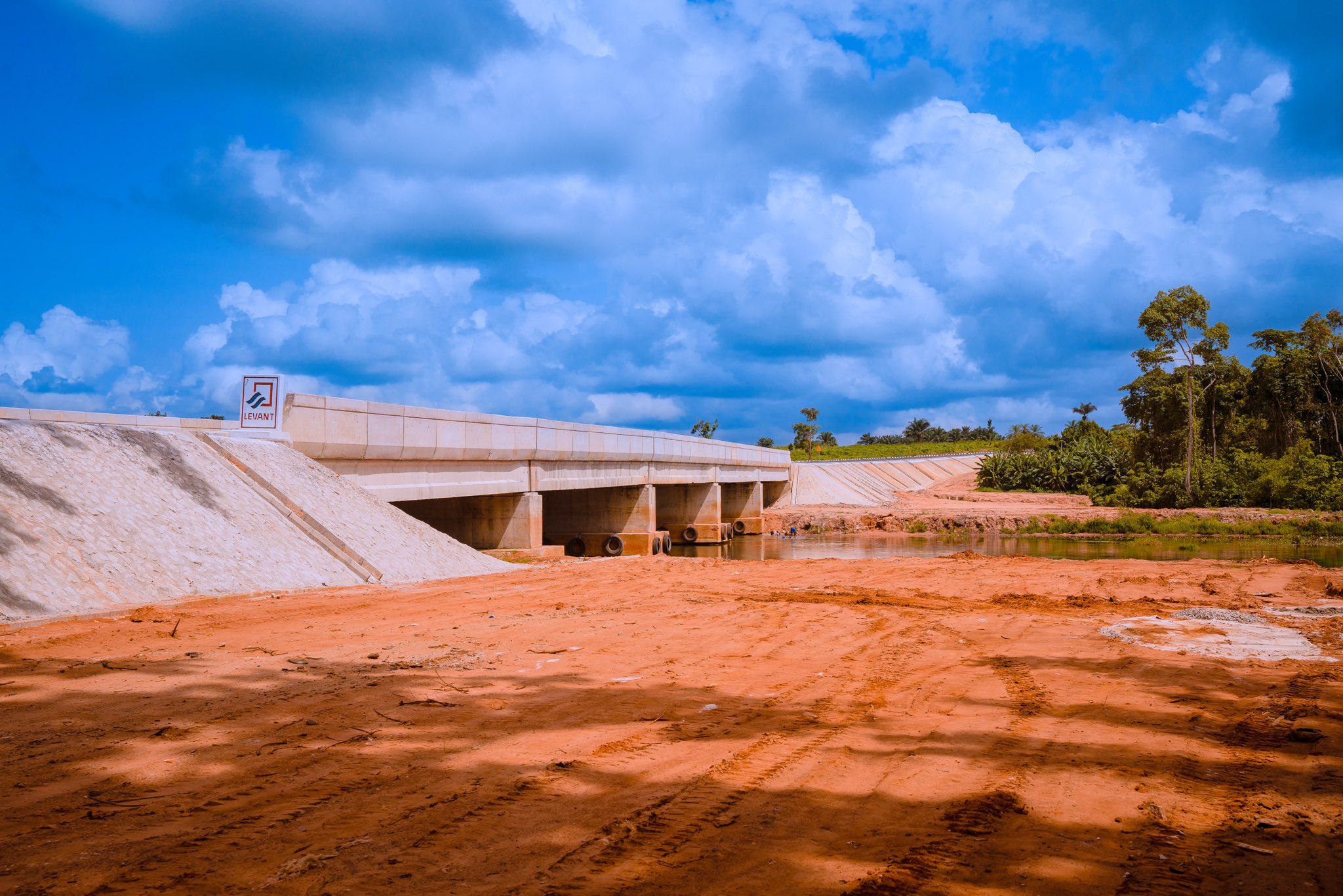 Okowa inaugurates projects in Ukwuani LGA 