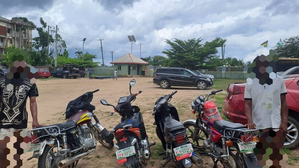 Delta Police Command arrests 6 man kidnapping/armed robbery syndicate, 2 armed robbers; recovers arms, ammunition, stolen motorcycles