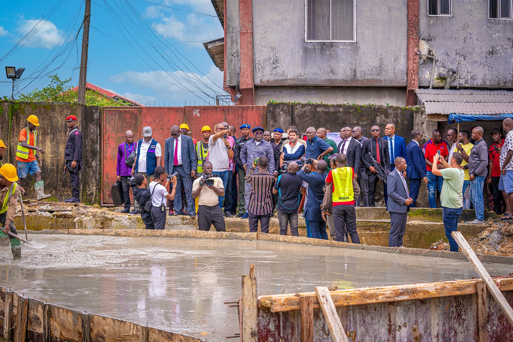 Oborevwori inspection of projects in Warri, Effurun, and environs.