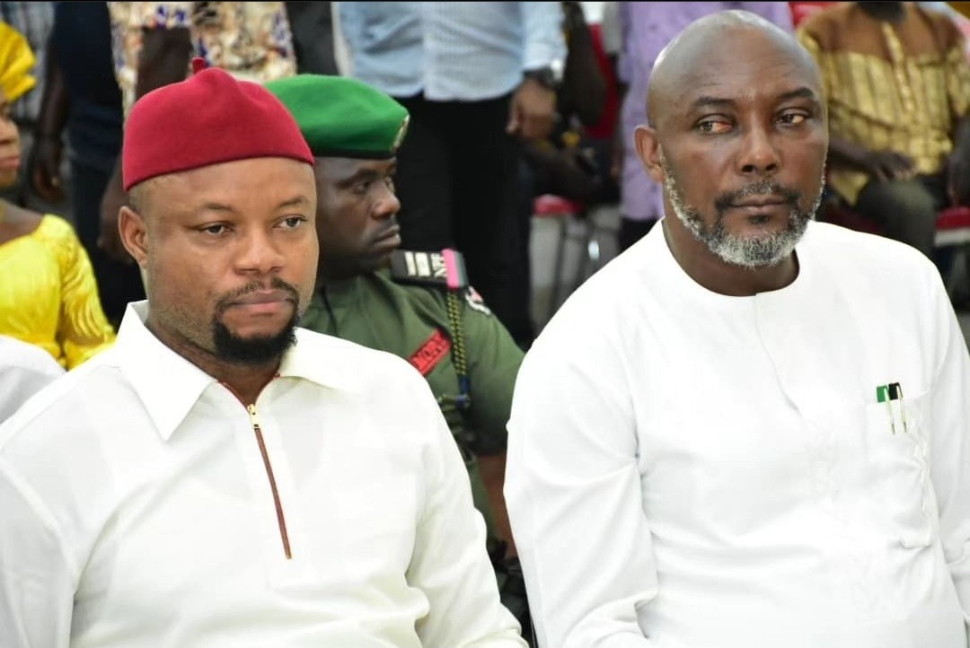 His Royal Majesty, Obi Nduka Ezeagwuna welcomed Majority Leader of Delta State House of Assembly, Hon. Emeka Nwaobi, who was accompanied on the visit by the Deputy Speaker, Mr. Arthur Akpowowo and other lawmakers