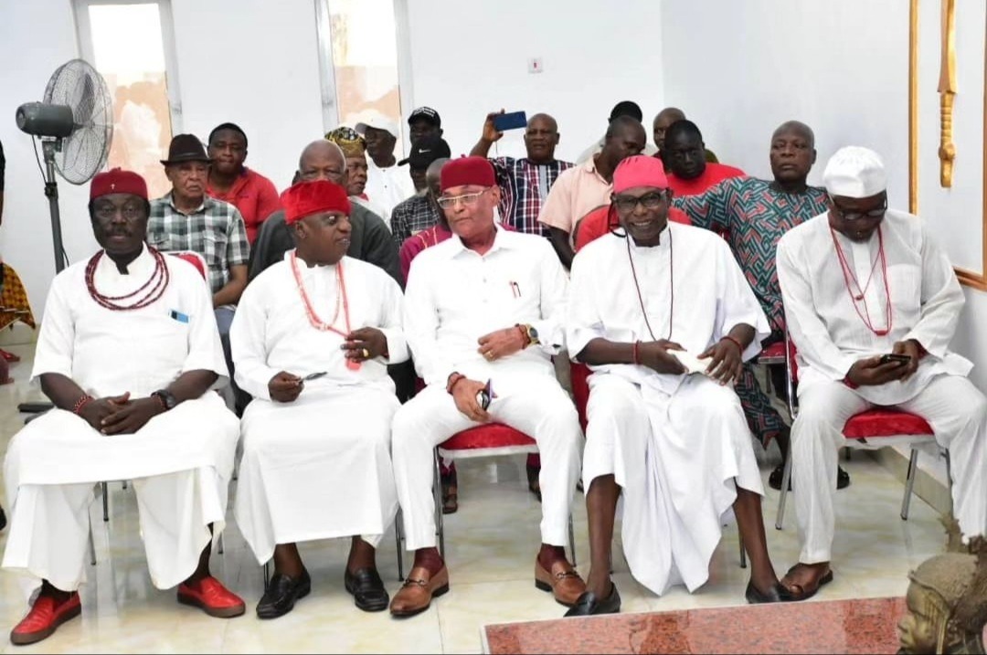 His Royal Majesty, Obi Nduka Ezeagwuna welcomed Majority Leader of Delta State House of Assembly, Hon. Emeka Nwaobi, who was accompanied on the visit by the Deputy Speaker, Mr. Arthur Akpowowo and other lawmakers