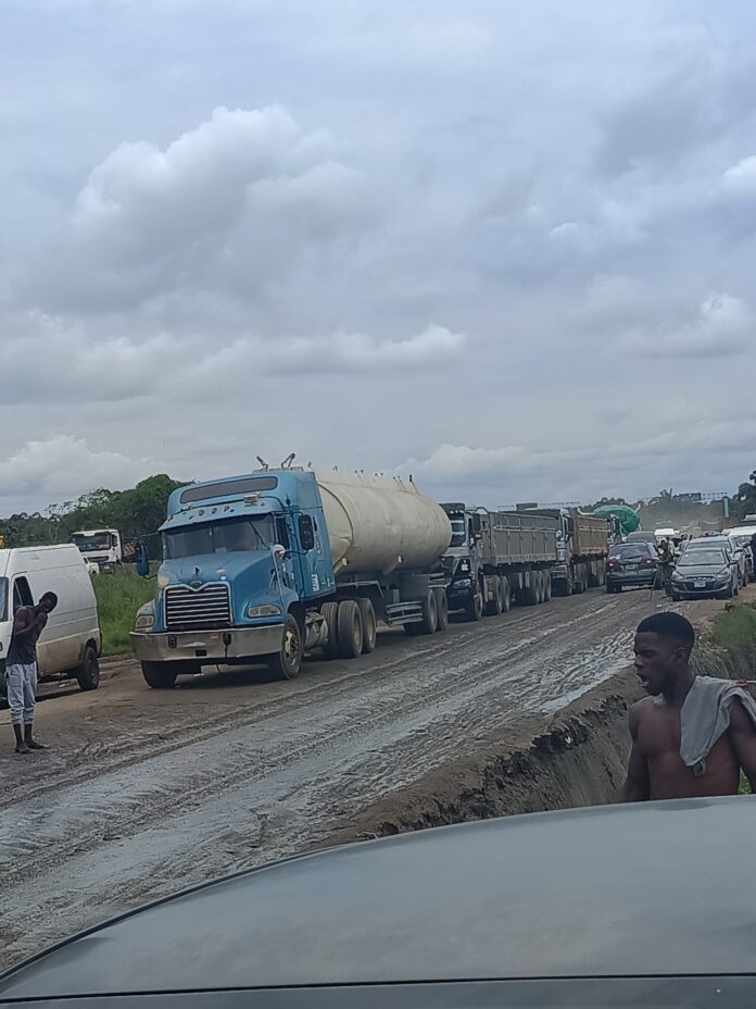 Athletes, officials travelling for National Youth Games spend night on Benin by-pass traffic