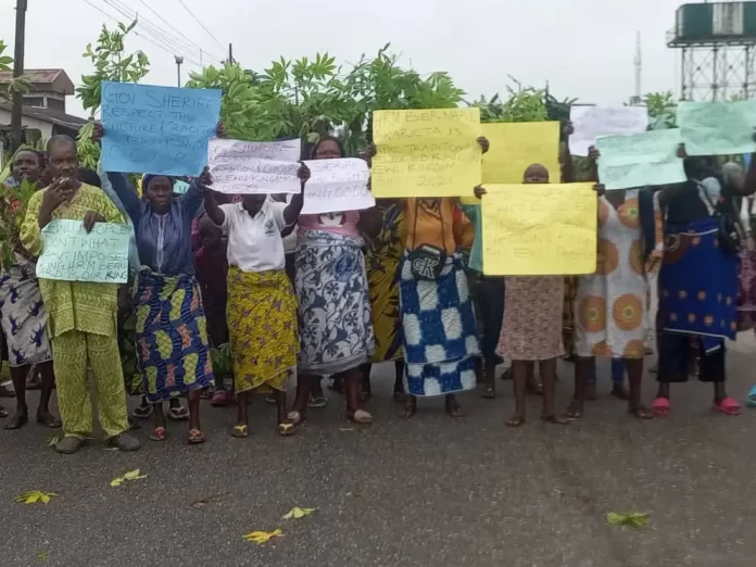 Ewu Kingdom protest lkolo as traditional ruler