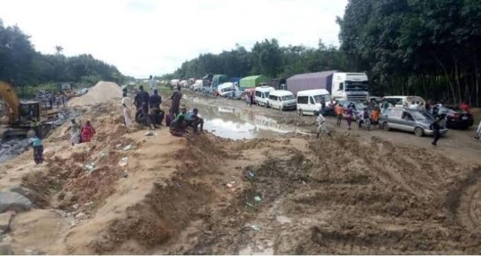 19 lawyers file lawsuit in Warri against FG, AGF, Minister of Works over dilapidated Benin-Warri highway