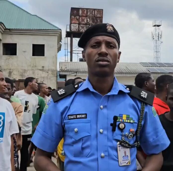 VIDEO: Police parade 123 suspects arrested during ‘yahoo school’ raid in Delta