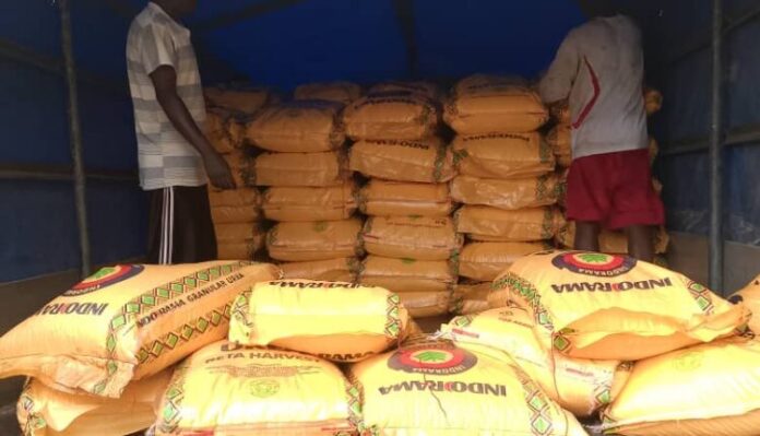 Keyamo distributes 600 bags of fertilizers to farmers in Delta