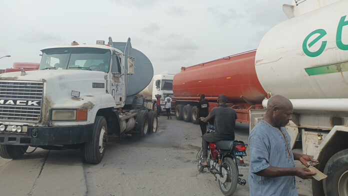 Motorists in Ohoror warn Delta govt to evacuate oil tankers along East-West Road